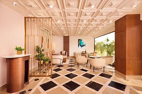 Iris Sarovar Portico