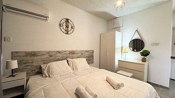 Seaside Larnaca Makenzie- 50m to Beach