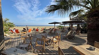 Seaside Larnaca Makenzie- 50m to Beach