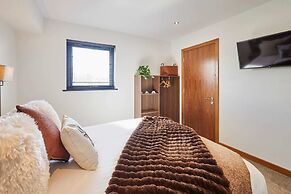 Host Stay Dalby Lodge