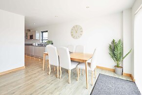 Host Stay Dalby Lodge