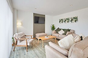 Host Stay Dalby Lodge