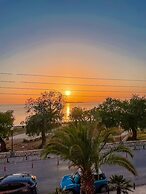 Vouliagmeni Kavouri Beachfront Apartment