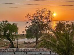 Vouliagmeni Kavouri Beachfront Apartment