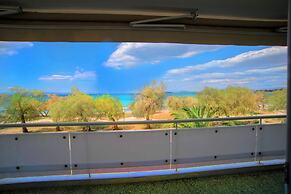 Vouliagmeni Kavouri Beachfront Apartment
