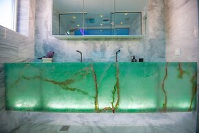 South Blue Luxury Apartment in Vouliagmeni