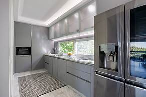 South Blue Luxury Apartment in Vouliagmeni