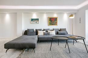 South Blue Luxury Apartment in Vouliagmeni