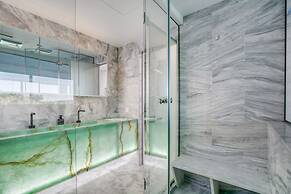 South Blue Luxury Apartment in Vouliagmeni