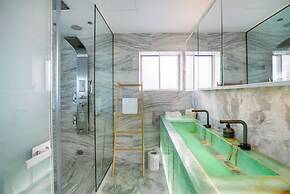 South Blue Luxury Apartment in Vouliagmeni