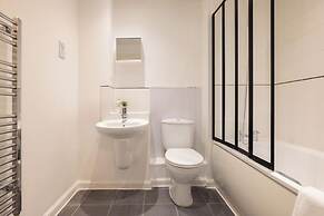 2 Bedrooms Apartment in Wembley