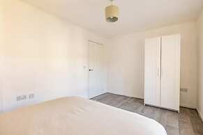 2 Bedrooms Apartment in Wembley