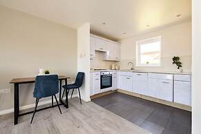 2 Bedrooms Apartment in Wembley