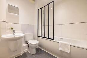 2 Bedrooms Apartment in Wembley