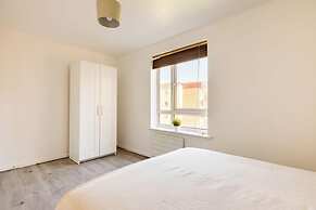 2 Bedrooms Apartment in Wembley