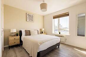 2 Bedrooms Apartment in Wembley