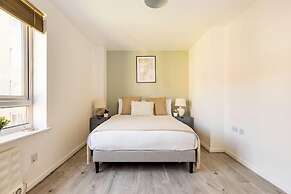 2 Bedrooms Apartment in Wembley