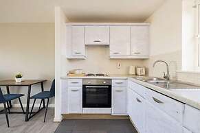 2 Bedrooms Apartment in Wembley