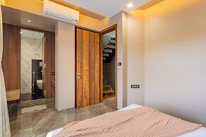 Alaya Stays - Imperial Calista 4BHK near Khandala Hills