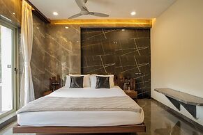 Alaya Stays - Imperial Calista 4BHK near Khandala Hills