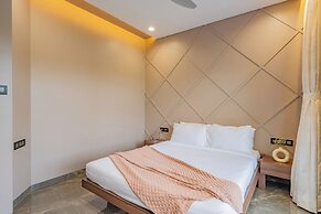 Alaya Stays - Imperial Calista 4BHK near Khandala Hills