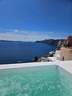Phaos Oia Suites