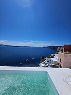 Phaos Oia Suites