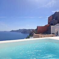 Phaos Oia Suites