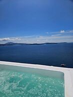 Phaos Oia Suites