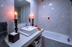 Eivissa Beachfront Gem - Modern 2BR Apartment