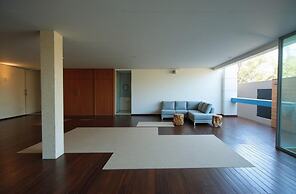 Eivissa Beachfront Gem - Modern 2BR Apartment