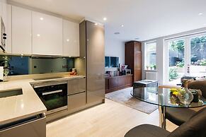 The Bohemian Rhapsody- Garden Apartment in Hampstead - by Out of Offic