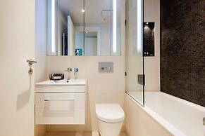 The Bohemian Rhapsody- Garden Apartment in Hampstead - by Out of Offic