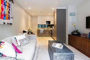The Bohemian Rhapsody- Garden Apartment in Hampstead - by Out of Offic
