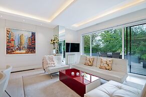 The White Peace Garden 3 bed Hampstead - by Out of Office Lifestyle