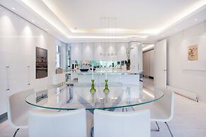 The White Peace Garden 3 bed Hampstead - by Out of Office Lifestyle