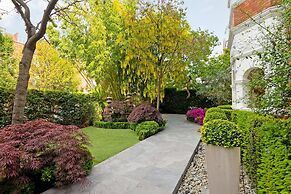 The White Peace Garden 3 bed Hampstead - by Out of Office Lifestyle