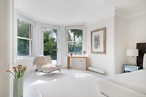 The White Peace Garden 3 bed Hampstead - by Out of Office Lifestyle