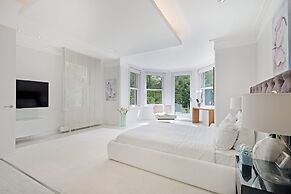 The White Peace Garden 3 bed Hampstead - by Out of Office Lifestyle