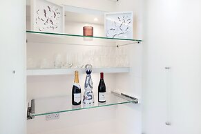 The White Peace Garden 3 bed Hampstead - by Out of Office Lifestyle