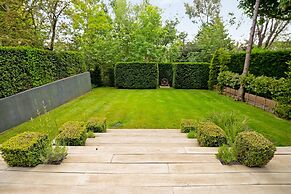 The White Peace Garden 3 bed Hampstead - by Out of Office Lifestyle