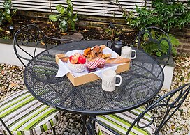 The Notting Hill Townhouse - by Out of Office Lifestyle