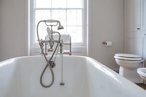 The Notting Hill Townhouse - by Out of Office Lifestyle