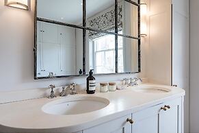 The Notting Hill Townhouse - by Out of Office Lifestyle