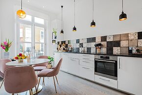 Lady on the Lane- 2 bed Primrose Hill - by Out of Office Lifestyle