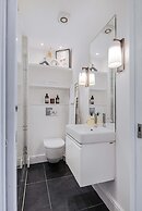 Lady on the Lane- 2 bed Primrose Hill - by Out of Office Lifestyle