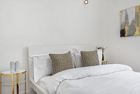 Lady on the Lane- 2 bed Primrose Hill - by Out of Office Lifestyle