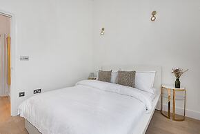 Lady on the Lane- 2 bed Primrose Hill - by Out of Office Lifestyle