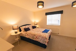 Swindon Cozy 2BR Retreat