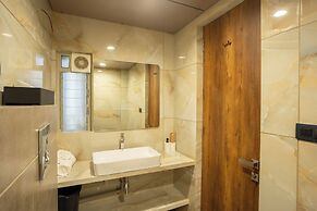 Alaya Stays - Imperial Mystara 5BHK near Khandala Hills